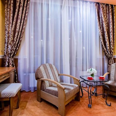Tiso Apart Hotel Kiev Bagian luar foto