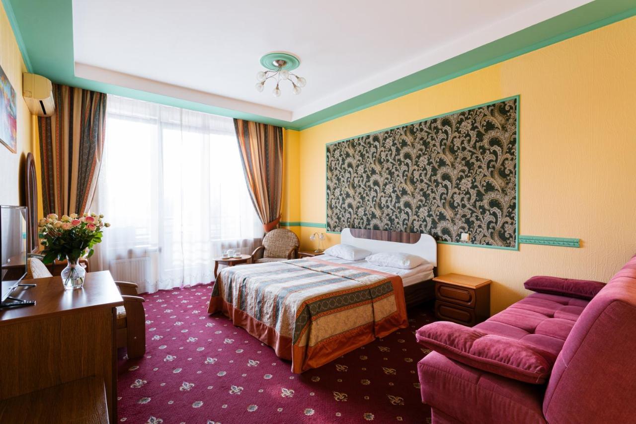 Tiso Apart Hotel Kiev Bagian luar foto