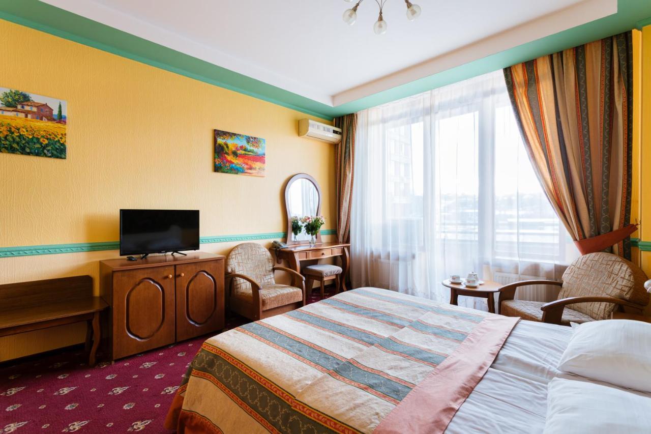 Tiso Apart Hotel Kiev Bagian luar foto