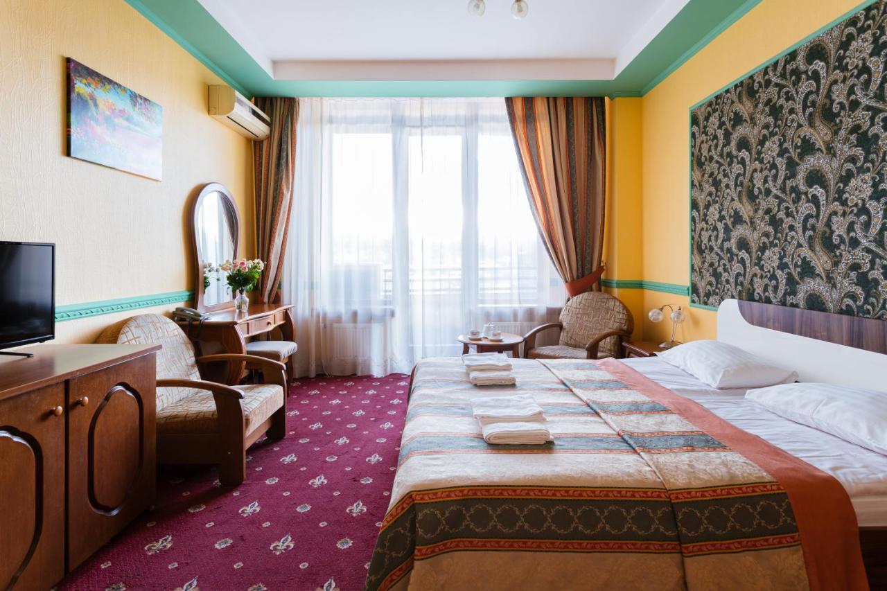 Tiso Apart Hotel Kiev Bagian luar foto