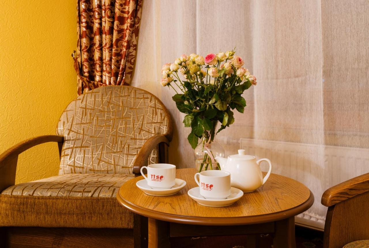 Tiso Apart Hotel Kiev Bagian luar foto