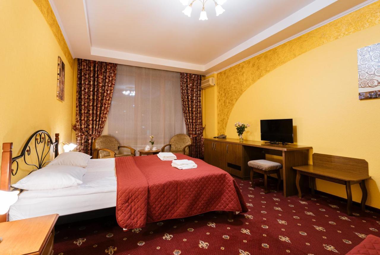 Tiso Apart Hotel Kiev Bagian luar foto