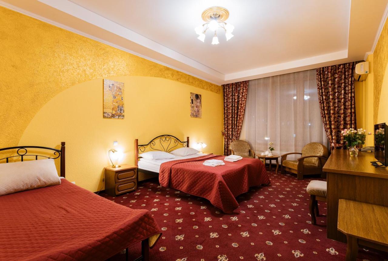 Tiso Apart Hotel Kiev Bagian luar foto